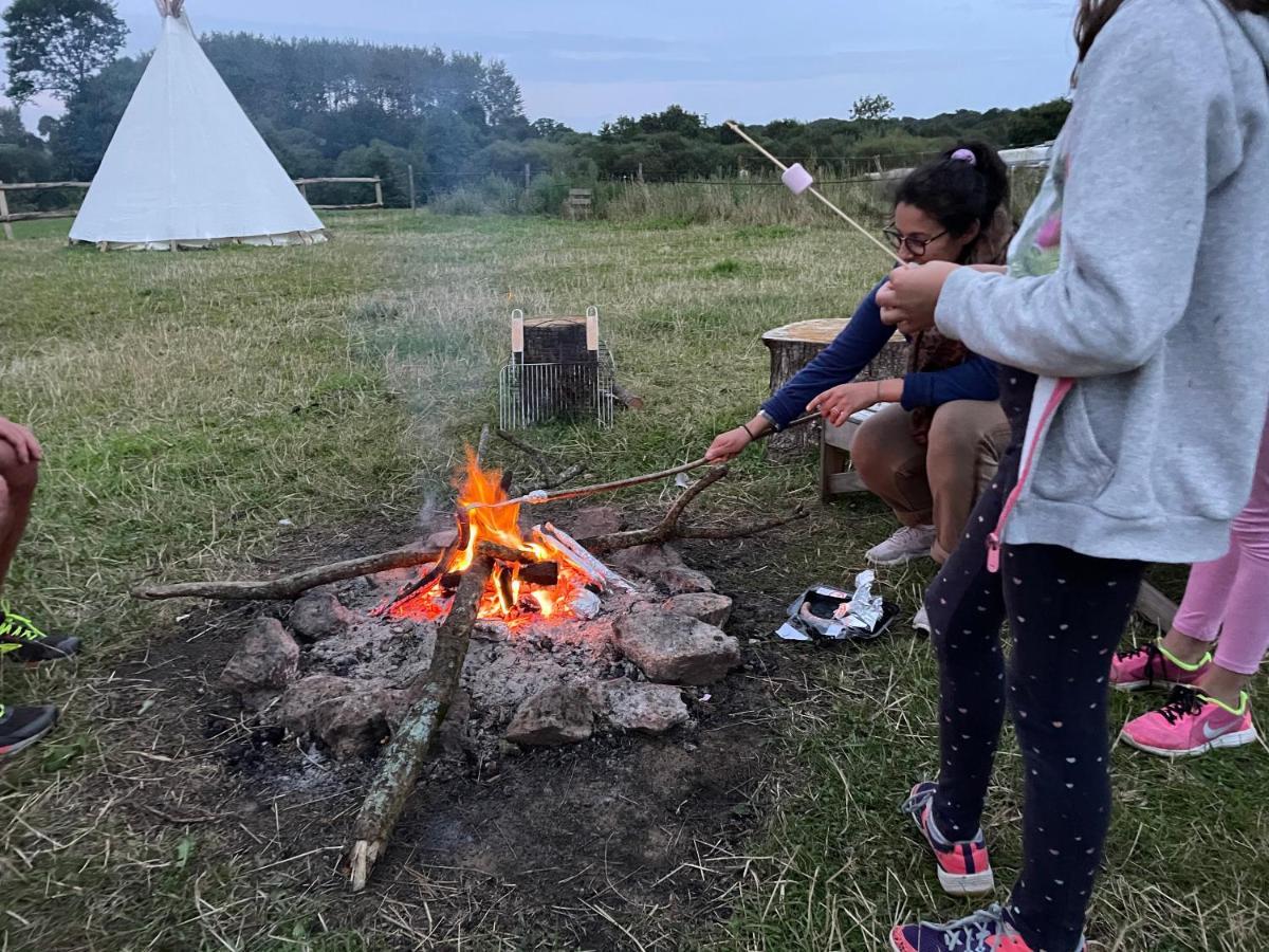 Terra-Tipike, Tipi A La Ferme Entre Terre Et Mer Trébry Exterior foto